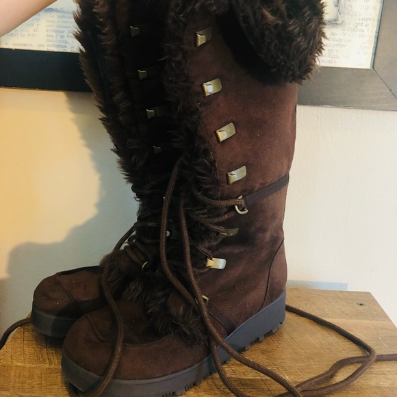 Bamboo Boots - Picture 2 of 10